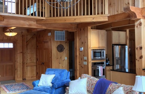Lee House | Stunning Post & Beam home minutes from Lenox, Stockbridge and Tanglewood!
