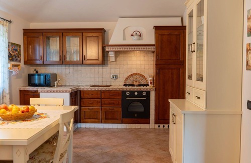 Manziana Villa | Stunning private villa for 6 people with private pool, WIFI, A/C, TV, patio and pets allowed
