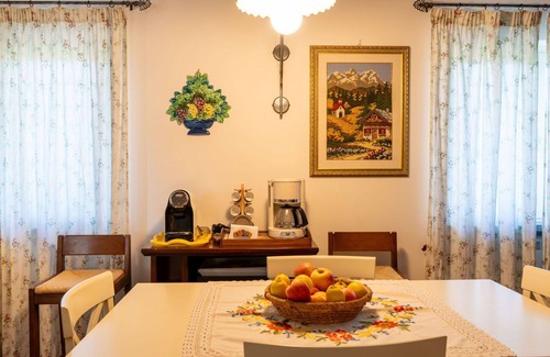 Manziana Villa | Stunning private villa for 6 people with private pool, WIFI, A/C, TV, patio and pets allowed