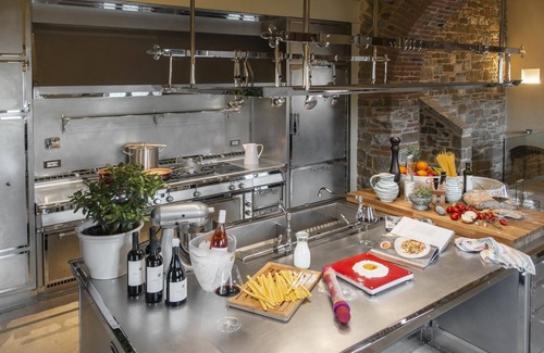 Radda in Chianti Villa | Stunning private villa with private pool, WIFI, A/C and parking, close to Greve In Chianti