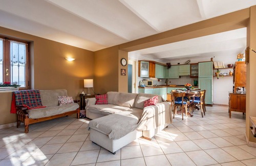 Rocca D'Arazzo House | Stunning private villa for 6 guests with WIFI, private pool, TV, patio and pets allowed