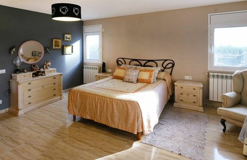 Les Tres Cales Villa | Stunning private villa for 6 people with WIFI, private pool, TV, patio and parking
