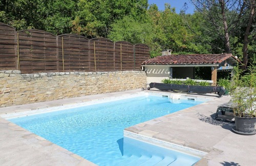Lamagdelaine House | Stunning private villa for 4 people with WIFI, private pool, TV, terrace, pets allowed and parking