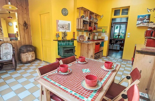 Plerin House | Stunning private villa for 4 guests with WIFI, TV, patio and parking