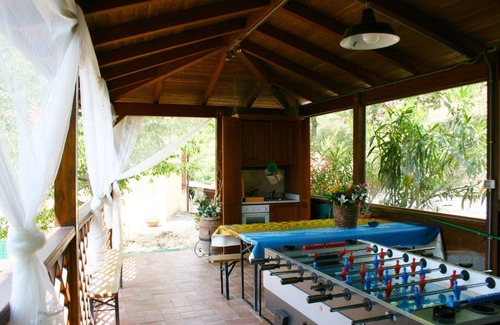 Civitella in Val di Chiana Villa | Stunning private villa with WIFI, private pool, TV, pets allowed and parking, close to Arezzo