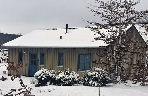 Bad Arolsen House | Stunning private villa for 6 guests with WIFI, TV and terrace