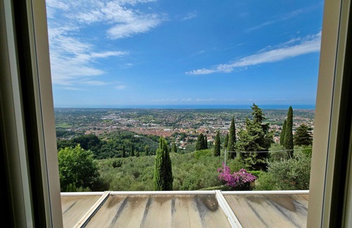 Pietrasanta Villa | Stunning private villa with WIFI, TV, patio, panoramic view and parking, close to Forte Dei Marmi