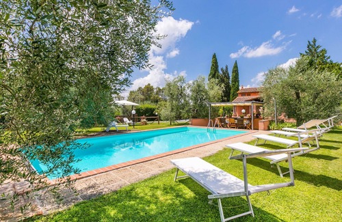 San Miniato Villa | Stunning private villa for 8 guests with WIFI, A/C, private pool, TV, terrace and parking