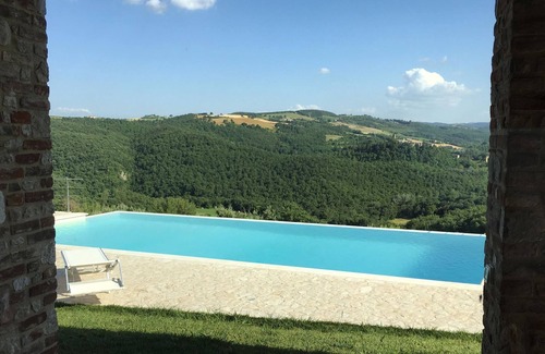 San Venanzo Villa | Stunning private villa for 8 guests with WIFI, private pool, TV, panoramic view and parking