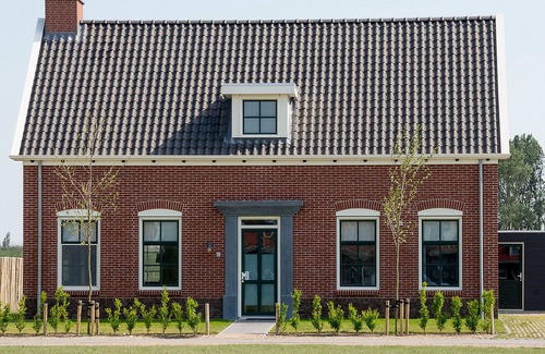 Colijnsplaat House | Stunning private villa for 10 guests with WIFI, TV, terrace and parking
