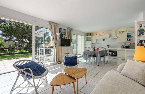 Morbihan House | Stunning private villa for 6 people with WIFI, TV, terrace and parking