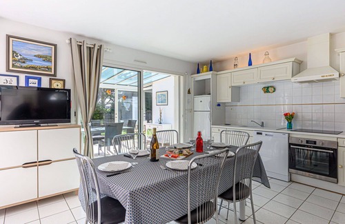 Morbihan House | Stunning private villa for 6 people with WIFI, TV, terrace and parking