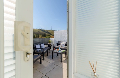 Portmellon House | Stunning private villa for 6 people with WIFI, TV, terrace, pets allowed and parking
