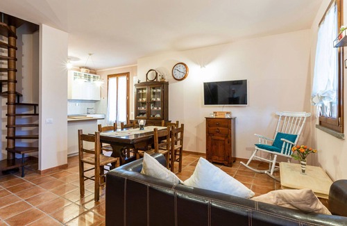 Riparbella House | Stunning private villa with A/C, private pool, WIFI, TV, patio, pets allowed and parking