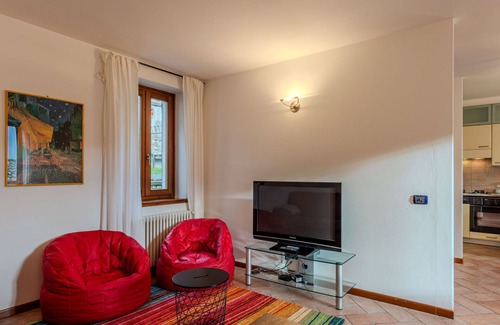 Valsolda House | Stunning private villa for 6 people with WIFI, TV, terrace and pets allowed