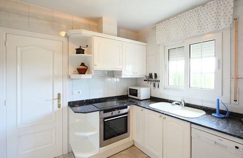 L'Ampolla House | Stunning private villa for 8 people with private pool, WIFI, TV, patio, pets allowed and parking