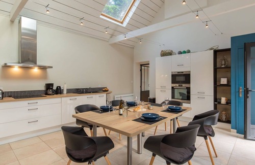 Kerlouet House | Stunning private villa for 5 people with WIFI, TV and terrace