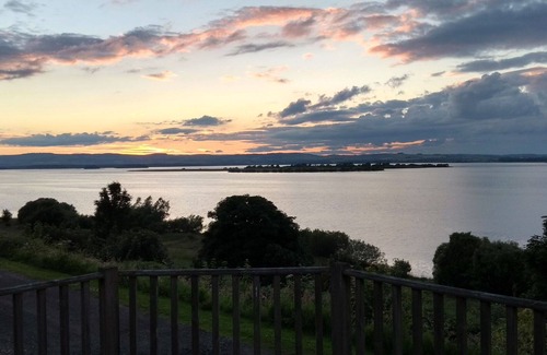 Kinross House | Stunning private villa for 6 guests with WIFI, TV, balcony and parking