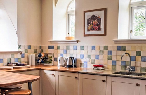 Glen Urquhart House | Stunning private villa for 10 people with TV, terrace and pets allowed