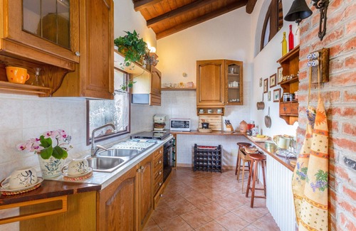 Vicchio House | Stunning private villa for 7 guests with WIFI, private pool, TV, balcony, panoramic view and par.