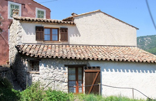 Bendejun House | Stunning private villa for 5 guests with WIFI, TV, patio and pets allowed