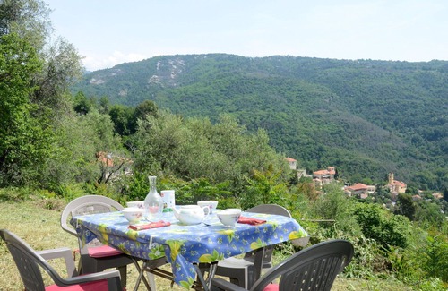 Bendejun House | Stunning private villa for 5 guests with WIFI, TV, patio and pets allowed