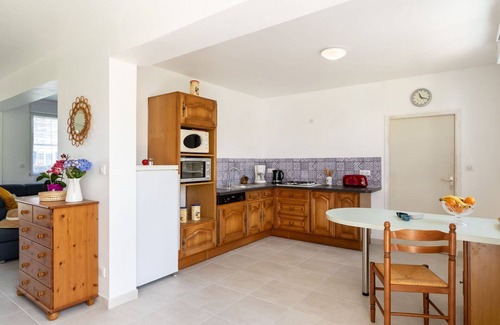 Matignon House | Stunning private villa for 4 guests with TV, terrace, pets allowed and parking