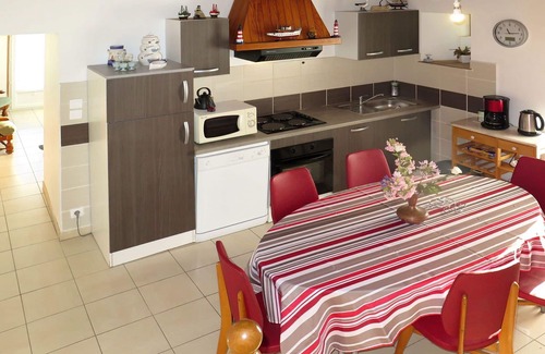 Pleubian House | Stunning private villa for 5 guests with WIFI, TV, patio, pets allowed and parking