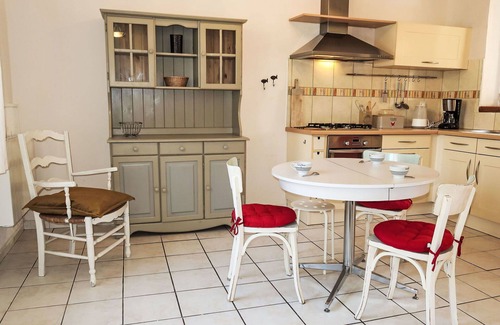 Le Ru House | Stunning private villa for 5 people with WIFI, TV and parking