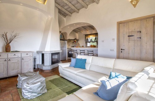 Aglientu Villa | Stunning private villa for 6 guests with A/C, WIFI, TV, pets allowed and parking