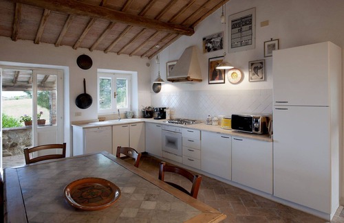 Todi Villa | Stunning private villa for 8 guests with WIFI, private pool, TV and panoramic view
