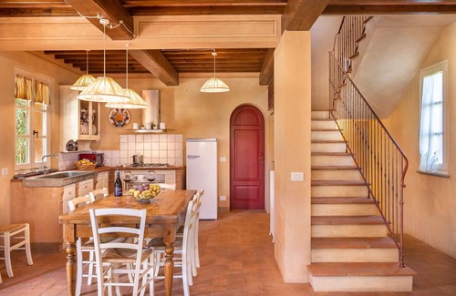 Castelvecchio Villa | Stunning private villa with WIFI, A/C, private pool, TV, veranda and parking, close to Lucca