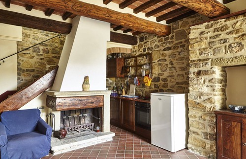 Capolona Villa | Stunning private villa with private pool, WIFI, TV, pets allowed and parking, close to Arezzo