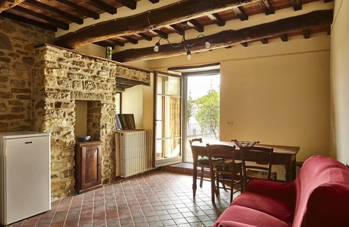 Capolona Villa | Stunning private villa with private pool, WIFI, TV, pets allowed and parking, close to Arezzo