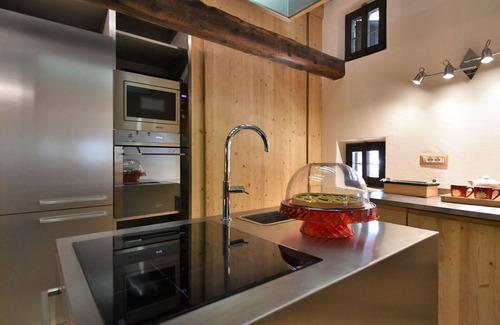 Madesimo House | Stunning private villa for 8 people with hot tub, WIFI, TV, terrace and pets allowed