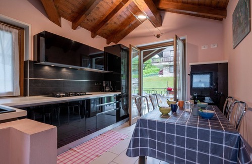 Mergozzo House | Stunning private villa for 4 guests with WIFI, TV and terrace
