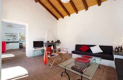 Rovittello Villa | Stunning private villa with WIFI, private pool, TV, terrace, pets allowed and panoramic view