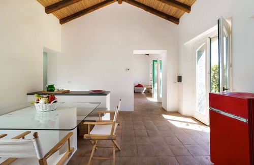 Rovittello Villa | Stunning private villa with WIFI, private pool, TV, terrace, pets allowed and panoramic view