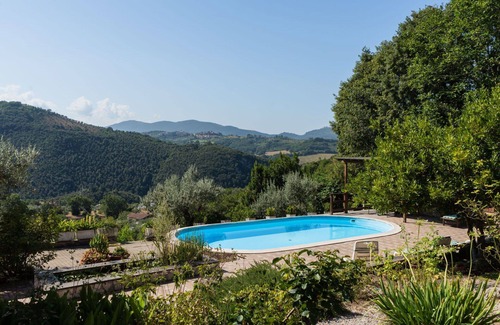 Salisano Villa | Stunning private villa for 8 people with private pool, WIFI, TV, patio and parking