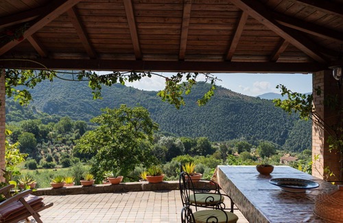 Salisano Villa | Stunning private villa for 8 people with private pool, WIFI, TV, patio and parking