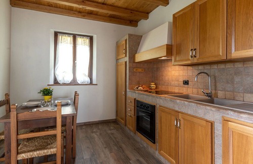 Scansano House | Stunning private villa for 8 guests with WIFI, patio, pets allowed and panoramic view