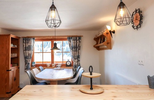 Ebene Reichenau House | Stunning private villa for 7 people with WIFI, TV, terrace and parking