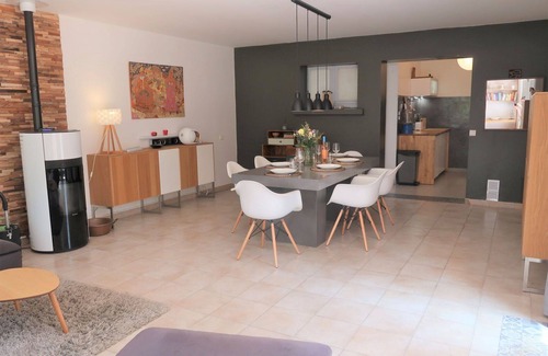 Cruis House | Stunning private villa for 6 people with WIFI, private pool, TV, terrace, pets allowed and parking