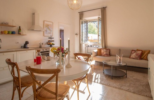 Anzio Villa | Stunning private villa for 8 people with A/C, WIFI and TV