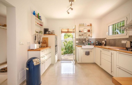 Betlem de Marina Villa | Stunning private villa for 6 people with private pool, WIFI, A/C, TV and patio