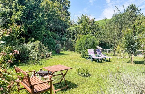 Asti House | Stunning private villa for 6 guests with A/C, WIFI, TV and terrace