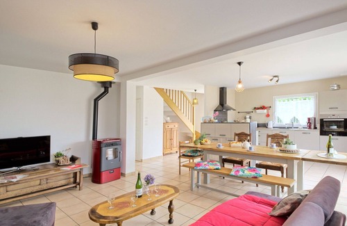 Camlez House | Stunning private villa for 4 guests with TV, terrace and parking