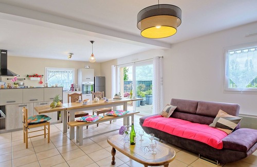 Camlez House | Stunning private villa for 4 guests with TV, terrace and parking