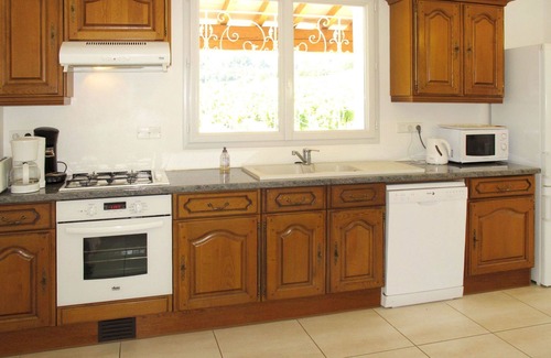 Valreas House | Stunning private villa for 6 people with WIFI, TV, terrace and pets allowed
