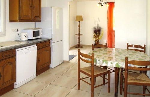 Valreas House | Stunning private villa for 6 people with WIFI, TV, terrace and pets allowed